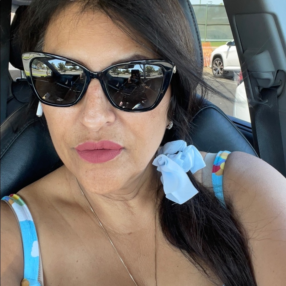 Meet your Posher, Rachel